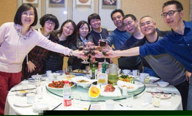 Mẹ Hà Nội kể: Nhìn hoá đơn họp lớp là biết ai vững tiền, ai sắp hụt hơi- Ảnh 2. Mẹ Hà Nội kể: Nhìn hoá đơn họp lớp là biết ai vững tiền, ai sắp hụt hơi- Ảnh 2.