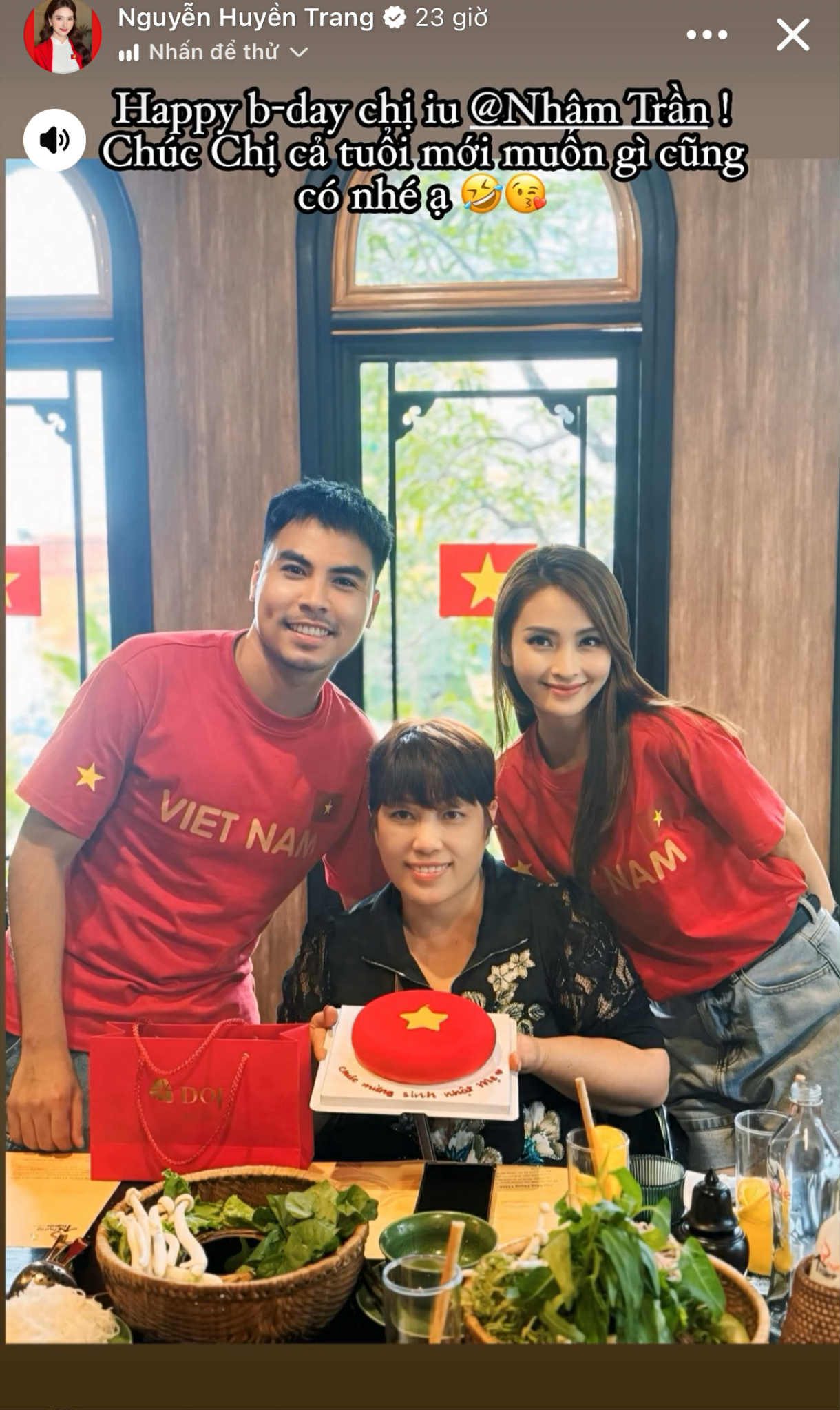 MC Huyền Trang Mù Tạt cưới tiền vệ tuyển Việt Nam?- Ảnh 2. MC Huyền Trang Mù Tạt cưới tiền vệ tuyển Việt Nam?- Ảnh 2.