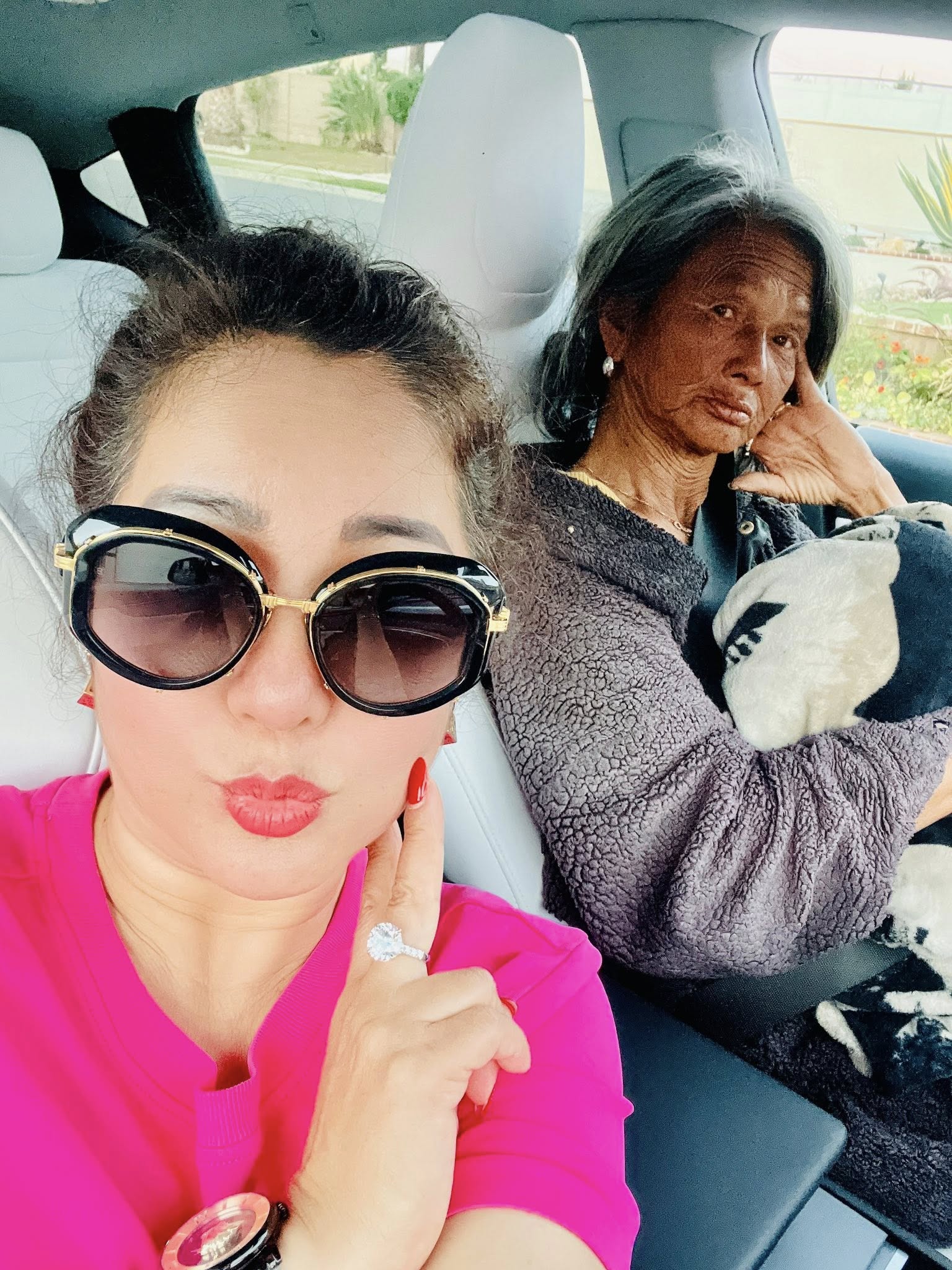 Tuổi 62 sống lang thang ngoài đường của nữ ca sĩ là mỹ nhân đình đám một thời- Ảnh 6. Tuổi 62 sống lang thang ngoài đường của nữ ca sĩ là mỹ nhân đình đám một thời- Ảnh 6.