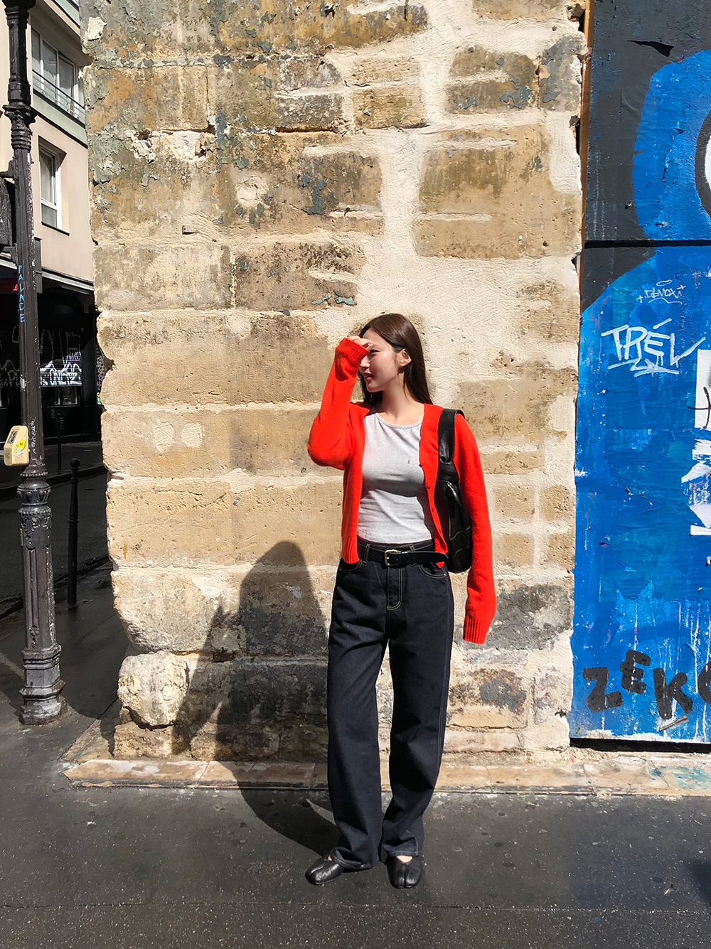 Mùa đông này màu đỏ vẫn rất hot: Gợi ý 10 cách phối đồ cực kỳ sang trọng, giúp bạn nổi bật giữa đám đông- Ảnh 3. Mùa đông này màu đỏ vẫn rất hot: Gợi ý 10 cách phối đồ cực kỳ sang trọng, giúp bạn nổi bật giữa đám đông- Ảnh 3.