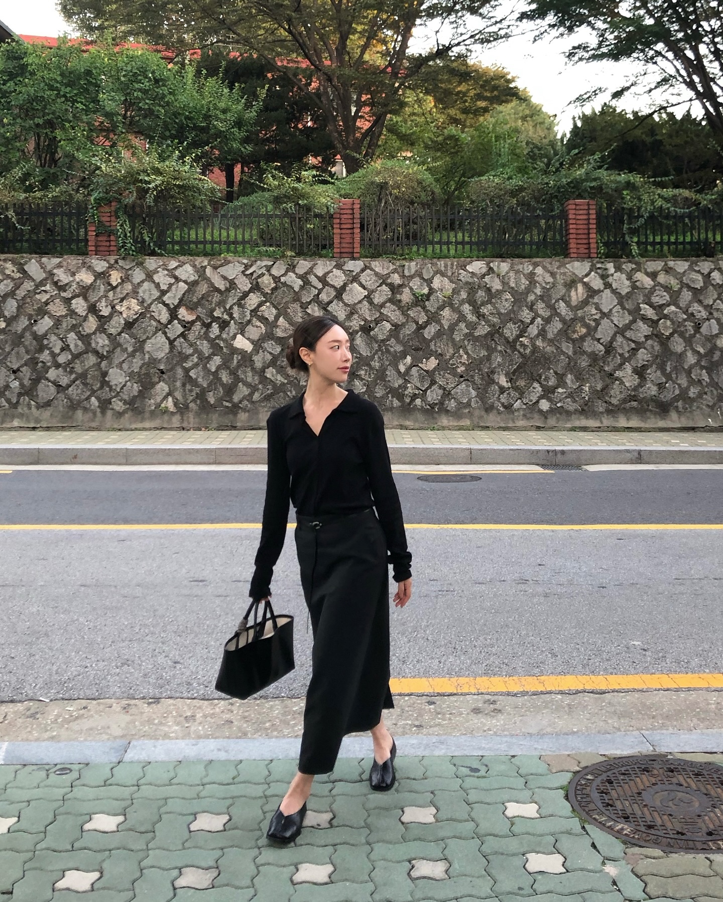 Chân váy phải đi cùng 4 kiểu áo mùa đông này mới đẹp xuất sắc- Ảnh 8. Chân váy phải đi cùng 4 kiểu áo mùa đông này mới đẹp xuất sắc- Ảnh 8.