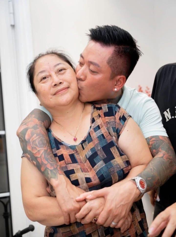 Bằng Kiều lại vướng tranh cãi, phải lập tức xoá bài về mẹ Tuấn Hưng- Ảnh 5. Bằng Kiều lại vướng tranh cãi, phải lập tức xoá bài về mẹ Tuấn Hưng- Ảnh 5.