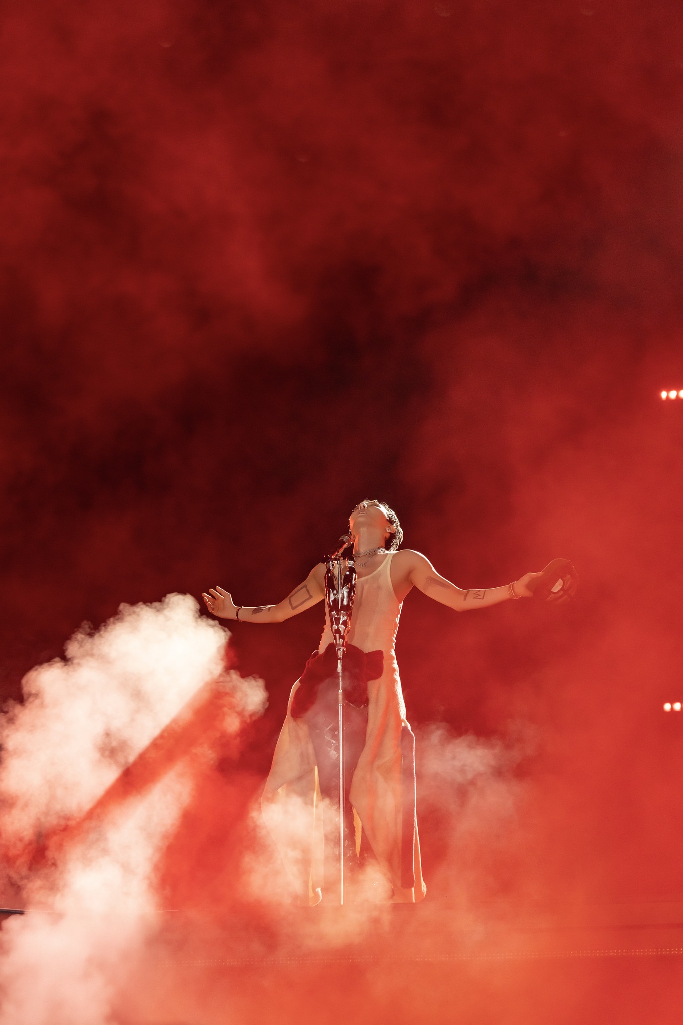 Câu nói "đắt nhất" của G-DRAGON ở concert Hà Nội khiến 100 nghìn người "khóc ròng"- Ảnh 8.