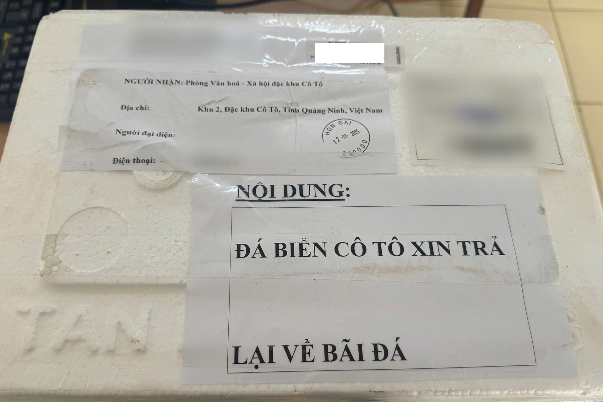 Bưu phẩm đặc biệt gửi qua đường bưu điện từ Hạ Long, tâm thư bên trong thùng xốp "gây bão" dư luận- Ảnh 1. Bưu phẩm đặc biệt gửi qua đường bưu điện từ Hạ Long, tâm thư bên trong thùng xốp "gây bão" dư luận- Ảnh 1.