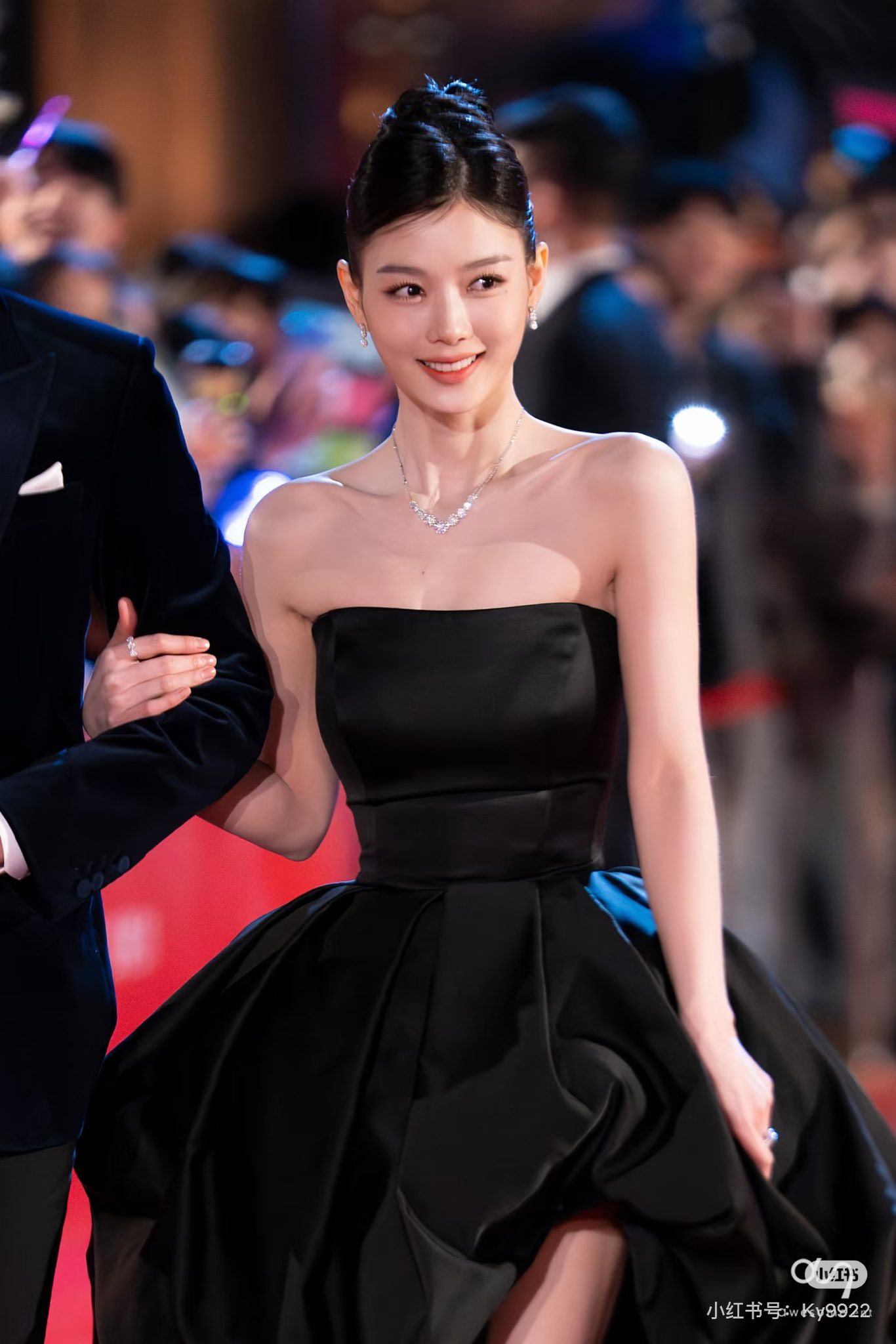 Nữ chính hot nhất Hàn Quốc hiện tại: Đã đẹp còn diễn như lên đồng, quá khó để nói lời chê- Ảnh 3. Nữ chính hot nhất Hàn Quốc hiện tại: Đã đẹp còn diễn như lên đồng, quá khó để nói lời chê- Ảnh 3.