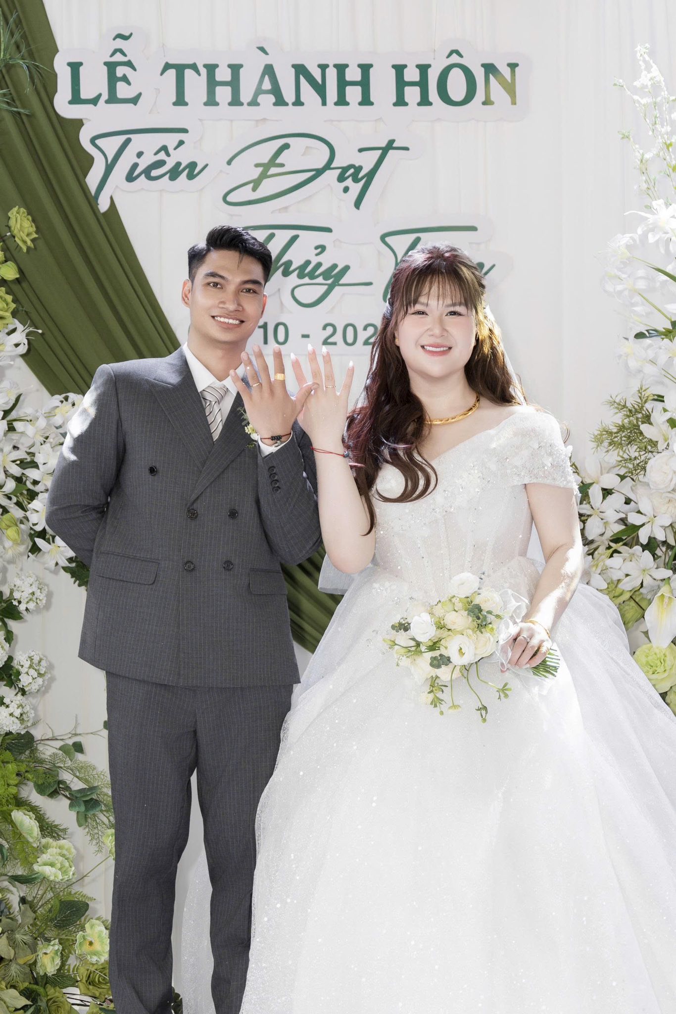 “Diễn viên trăm ký” Thủy Tiên kết hôn: Danh tính chồng điển trai gây chú ý- Ảnh 1. “Diễn viên trăm ký” Thủy Tiên kết hôn: Danh tính chồng điển trai gây chú ý- Ảnh 1.