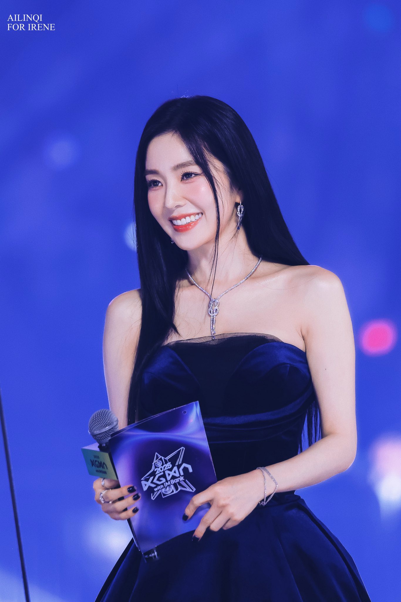 Đệ nhất mỹ nhân đẹp đến mức 11 năm không ai soán ngôi, bị tẩy chay rồi lại Đệ nhất mỹ nhân đẹp đến mức 11 năm không ai soán ngôi, bị tẩy chay rồi lại