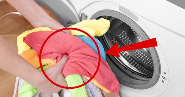 Sai lầm khiến quần áo sấy xong nhăn như "giẻ lau": 5 mẹo "vàng" lấy đồ ra là phẳng phiu, ai dùng máy giặt sấy cũng phải biết- Ảnh 1. Sai lầm khiến quần áo sấy xong nhăn như "giẻ lau": 5 mẹo "vàng" lấy đồ ra là phẳng phiu, ai dùng máy giặt sấy cũng phải biết- Ảnh 1.