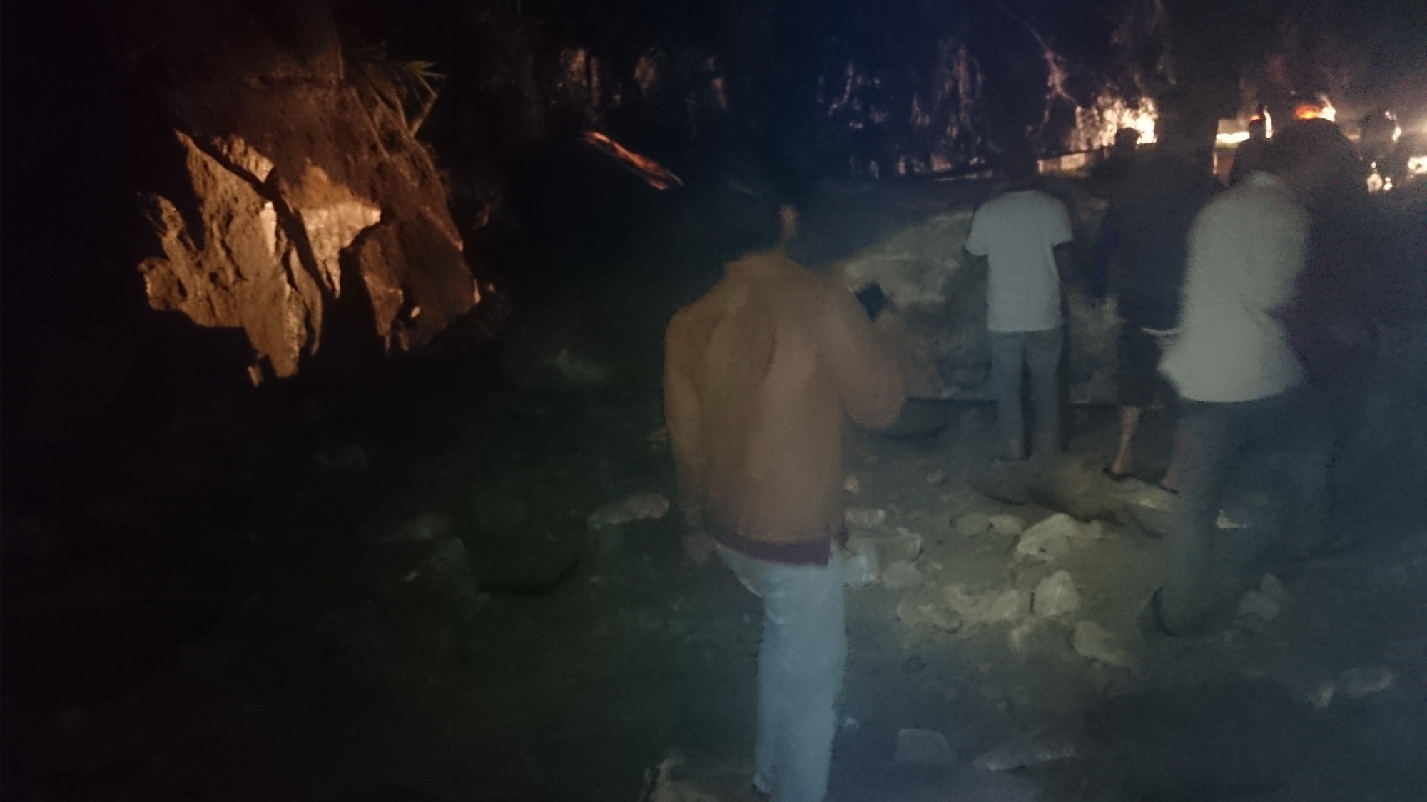 Ám ảnh những vụ sạt lở trên cung đèo Khánh Lê- Ảnh 5. Ám ảnh những vụ sạt lở trên cung đèo Khánh Lê- Ảnh 5.