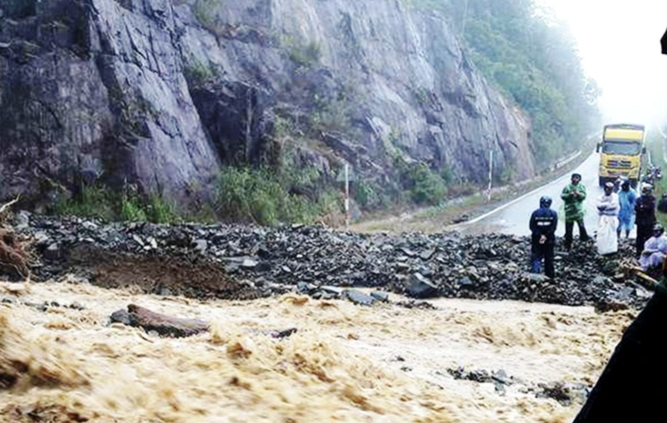 Ám ảnh những vụ sạt lở trên cung đèo Khánh Lê- Ảnh 6. Ám ảnh những vụ sạt lở trên cung đèo Khánh Lê- Ảnh 6.