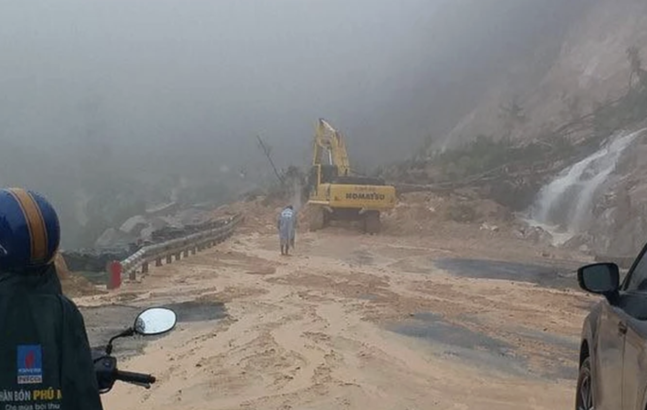 Ám ảnh những vụ sạt lở trên cung đèo Khánh Lê- Ảnh 11. Ám ảnh những vụ sạt lở trên cung đèo Khánh Lê- Ảnh 11.