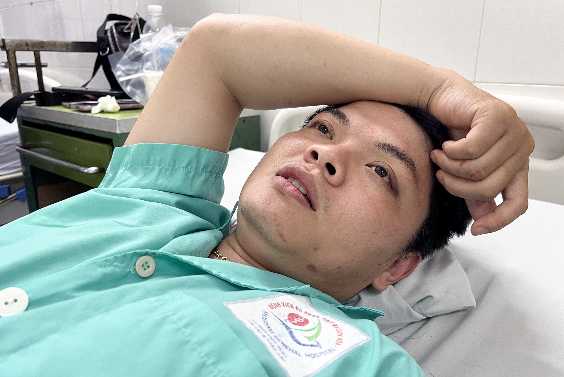 Vụ đá đè xe khách khiến 6 người chết: Cặp đôi đi trăng mật, cứ ngỡ “thế là hết rồi”- Ảnh 1. Vụ đá đè xe khách khiến 6 người chết: Cặp đôi đi trăng mật, cứ ngỡ “thế là hết rồi”- Ảnh 1.