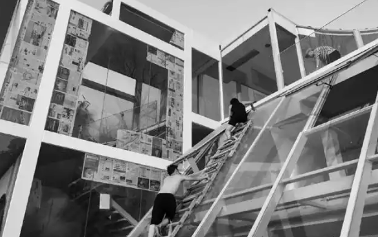 3 người bạn chung tiền xây nhà kính bên vách núi, cùng nhau dưỡng già: Gian nan khởi nghiệp trở thành ký ức ấm áp, có nỗ lực có thành công- Ảnh 2. 3 người bạn chung tiền xây nhà kính bên vách núi, cùng nhau dưỡng già: Gian nan khởi nghiệp trở thành ký ức ấm áp, có nỗ lực có thành công- Ảnh 2.