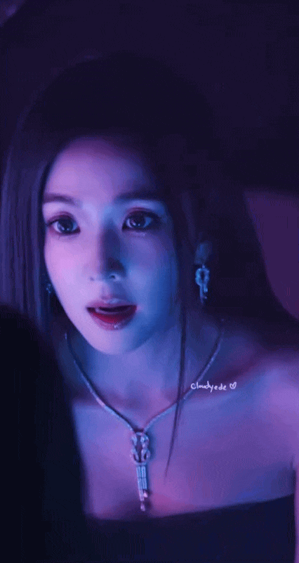 Đệ nhất mỹ nhân đẹp đến mức 11 năm không ai soán ngôi, bị tẩy chay rồi lại Đệ nhất mỹ nhân đẹp đến mức 11 năm không ai soán ngôi, bị tẩy chay rồi lại