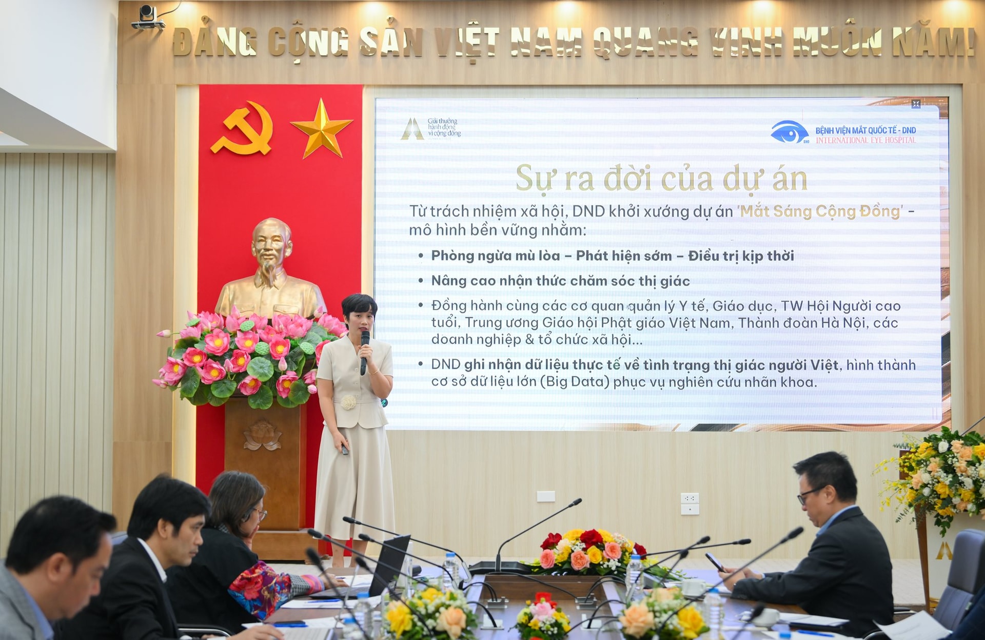 Từ "2.000đ biến thành 196 tỷ" đến "chàng shipper" phục dựng 8.000 ảnh liệt sĩ: Hành trình ấn tượng tại Human Act Prize 2025- Ảnh 5.