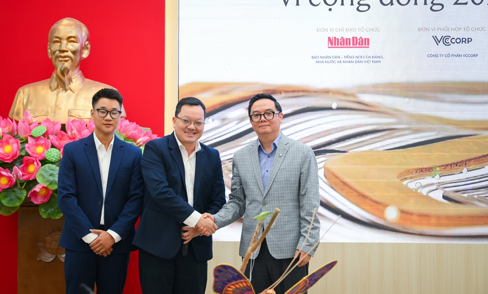 Từ "2.000đ biến thành 196 tỷ" đến "chàng shipper" phục dựng 8.000 ảnh liệt sĩ: Hành trình ấn tượng tại Human Act Prize 2025- Ảnh 9.