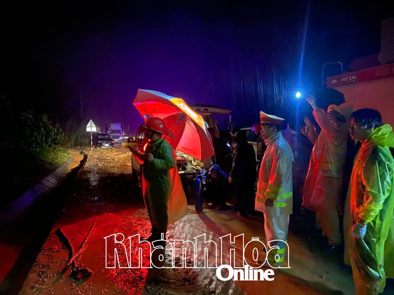 Cận cảnh hiện trường vụ sạt lở đèo Khánh Lê khiến 6 người thiệt mạng- Ảnh 10. Cận cảnh hiện trường vụ sạt lở đèo Khánh Lê khiến 6 người thiệt mạng- Ảnh 10.