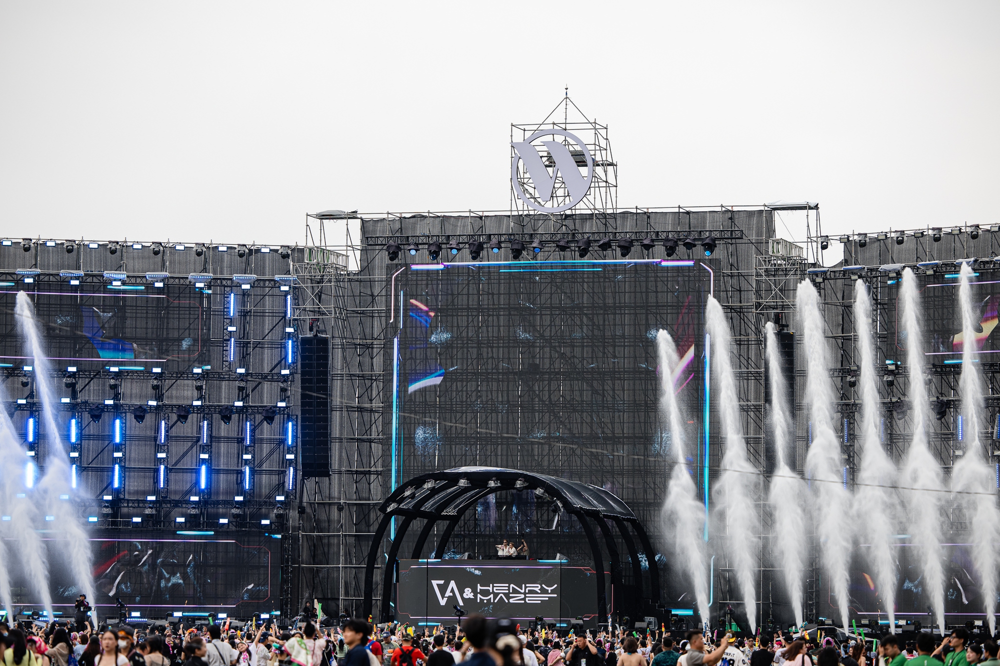 WATERBOMB HOCHIMINH 2025: Hơn 20 nghệ sĩ Việt - Hàn tạo nên những khoảnh khắc để đời, thị trường concert nội địa được nâng tầm- Ảnh 14. WATERBOMB HOCHIMINH 2025: Hơn 20 nghệ sĩ Việt - Hàn tạo nên những khoảnh khắc để đời, thị trường concert nội địa được nâng tầm- Ảnh 14.