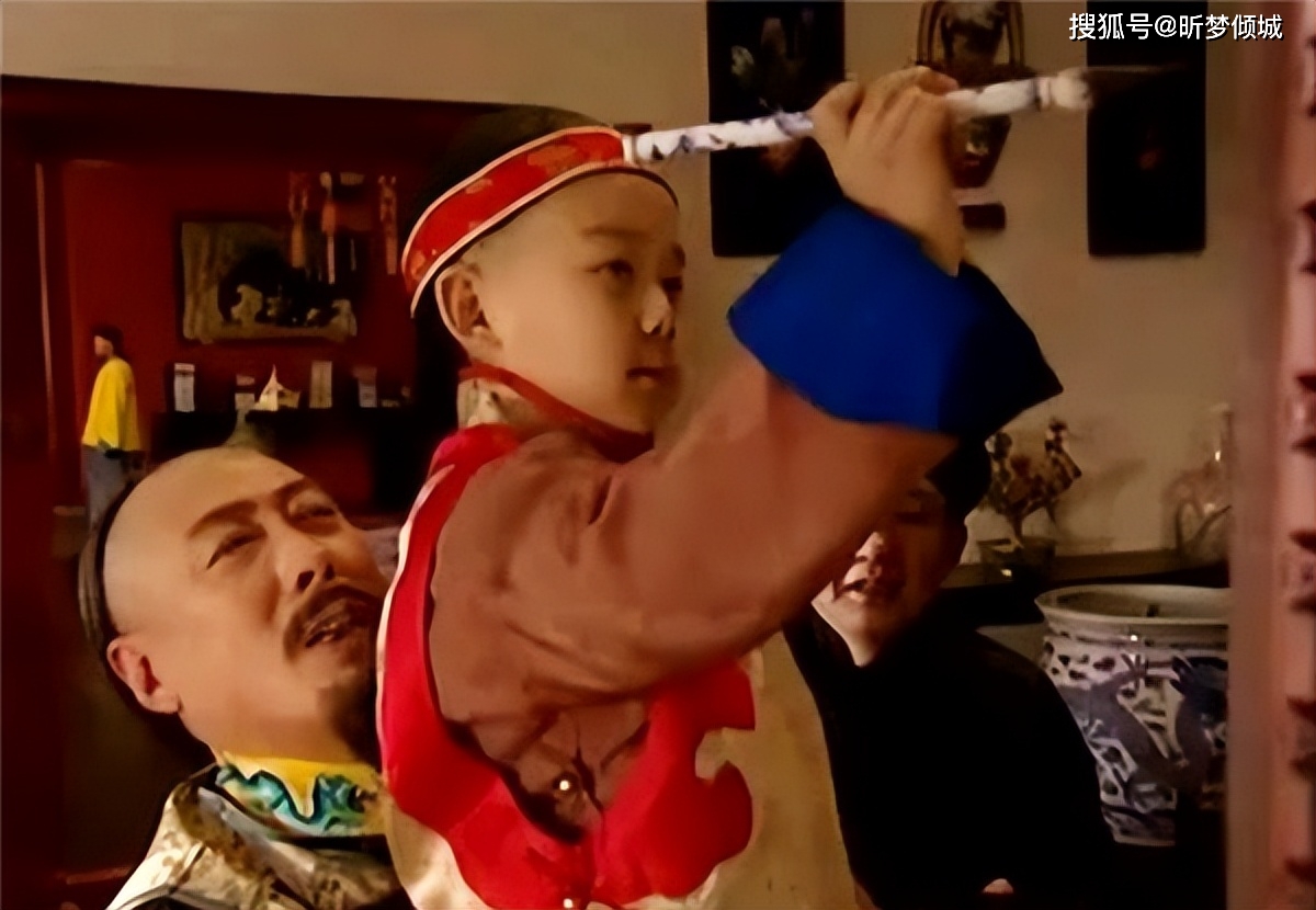 Khang Hy đế lần đầu gặp mẹ ruột của Càn Long đã nói 8 chữ: Về sau từng chữ đều ứng nghiệm- Ảnh 5. Khang Hy đế lần đầu gặp mẹ ruột của Càn Long đã nói 8 chữ: Về sau từng chữ đều ứng nghiệm- Ảnh 5.