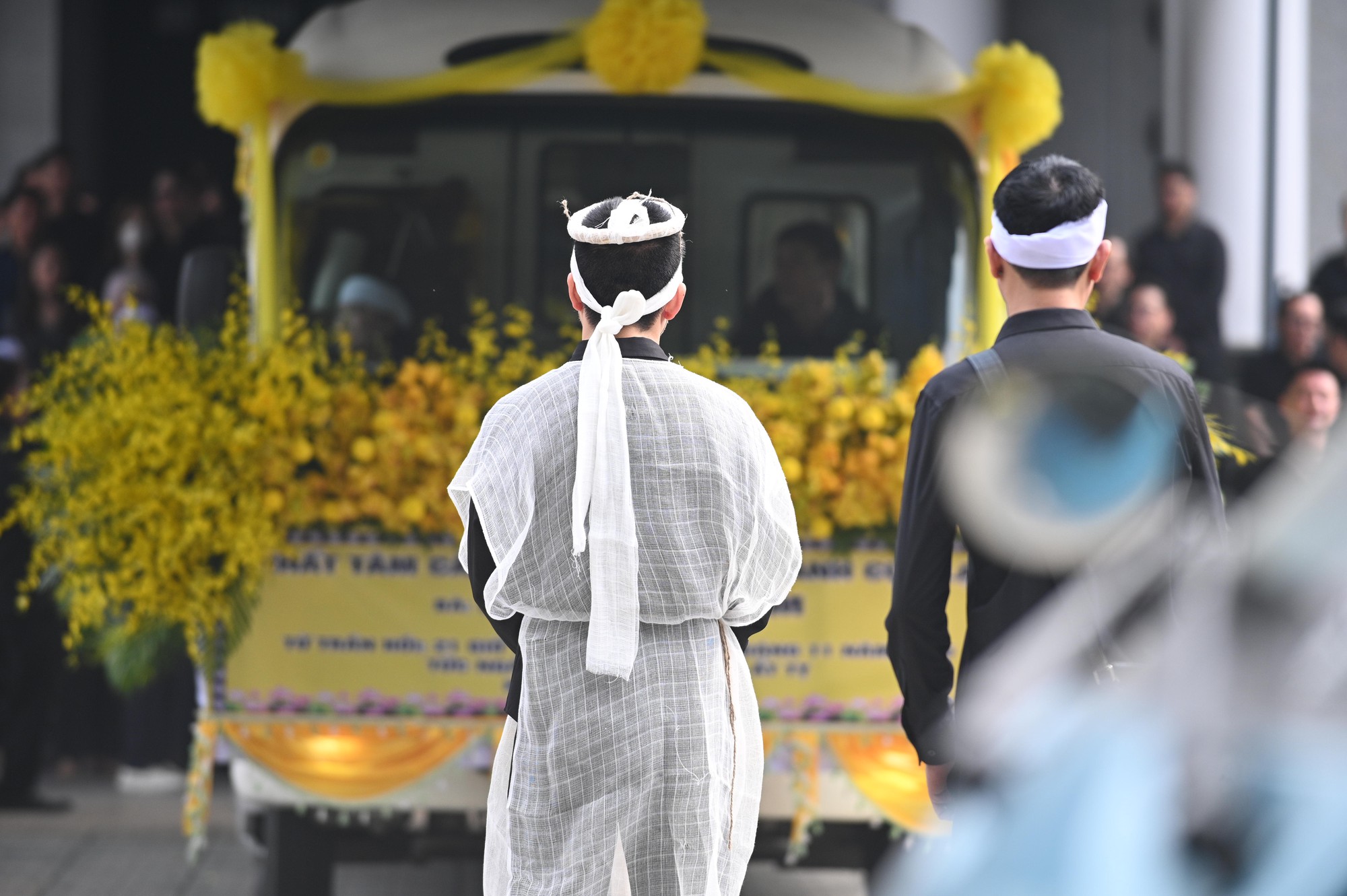 Bằng Kiều lại vướng tranh cãi, phải lập tức xoá bài về mẹ Tuấn Hưng- Ảnh 2. Bằng Kiều lại vướng tranh cãi, phải lập tức xoá bài về mẹ Tuấn Hưng- Ảnh 2.