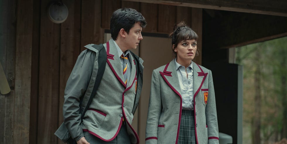 Xem phim Sex Education, tôi chợt hiểu tại sao con trai luôn đeo tai nghe ở nhà và không bao giờ tháo ra- Ảnh 1.