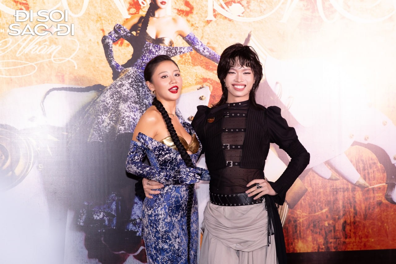 HOT: Chi Pu lại có màn "lò vi sóng" cực đỉnh với Văn Mai Hương dưới sự chứng kiến của cả nửa showbiz!- Ảnh 16. HOT: Chi Pu lại có màn "lò vi sóng" cực đỉnh với Văn Mai Hương dưới sự chứng kiến của cả nửa showbiz!- Ảnh 16.