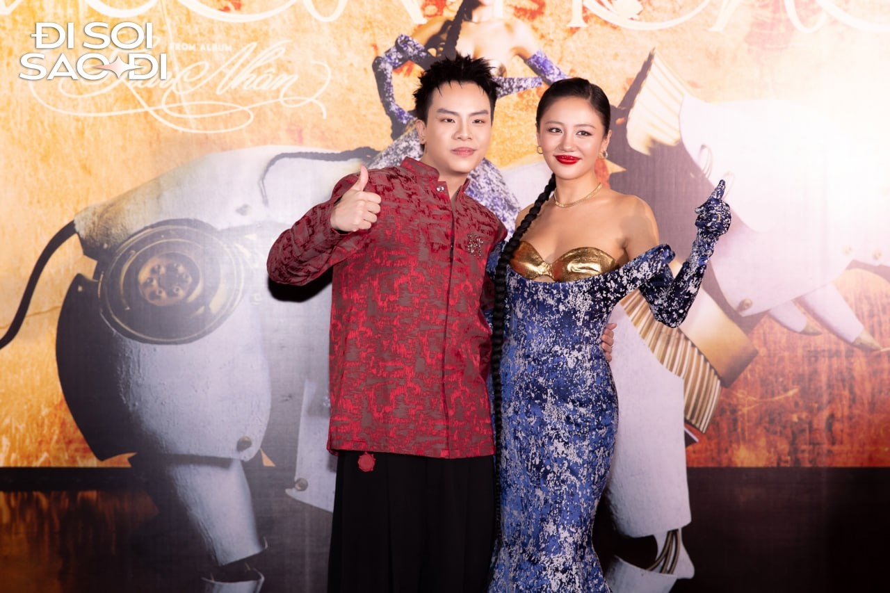 HOT: Chi Pu lại có màn "lò vi sóng" cực đỉnh với Văn Mai Hương dưới sự chứng kiến của cả nửa showbiz!- Ảnh 23. HOT: Chi Pu lại có màn "lò vi sóng" cực đỉnh với Văn Mai Hương dưới sự chứng kiến của cả nửa showbiz!- Ảnh 23.