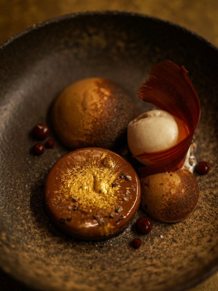 “Yêu nữ đồ hiệu” bị bắt ở Mỹ- Ảnh 3. “Yêu nữ đồ hiệu” bị bắt ở Mỹ- Ảnh 3.