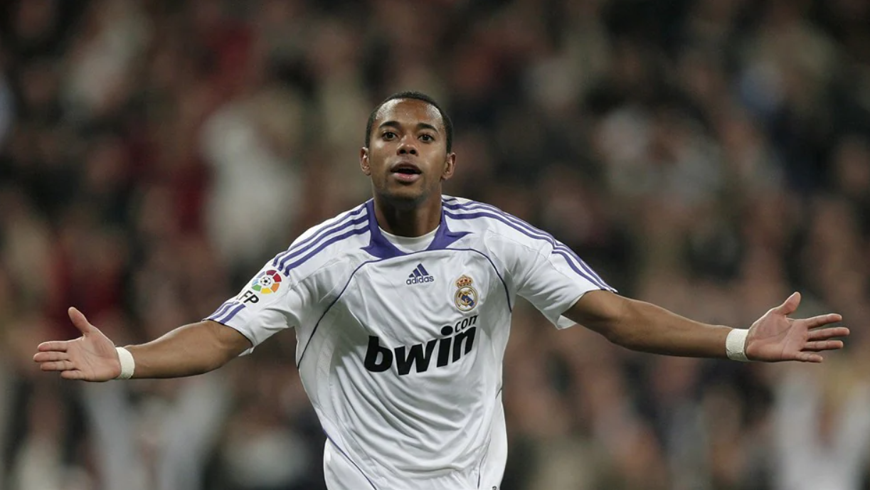 Thần đồng bóng đá trượt dài, vào tù ra tội vì bê bối hiếp dâm tập thể- Ảnh 2. Thần đồng bóng đá trượt dài, vào tù ra tội vì bê bối hiếp dâm tập thể- Ảnh 2.