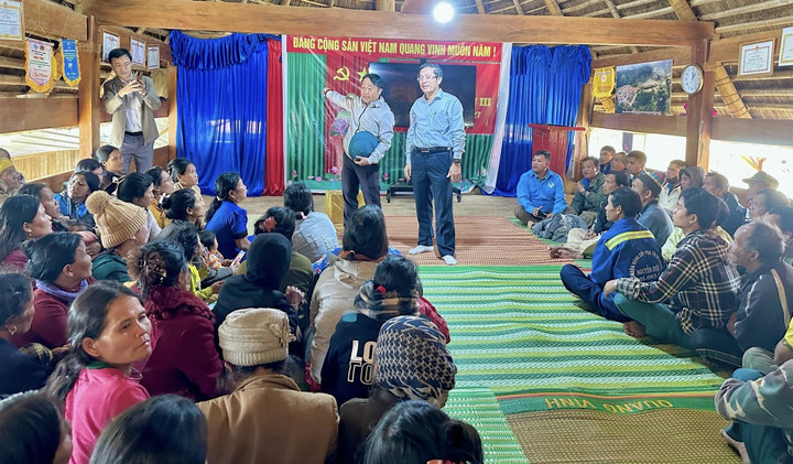 Toàn cảnh vụ sạt lở núi kinh hoàng ở Đà Nẵng khiến 3 người mất tích- Ảnh 4.