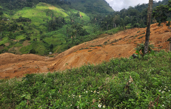 Toàn cảnh vụ sạt lở núi kinh hoàng ở Đà Nẵng khiến 3 người mất tích- Ảnh 15.