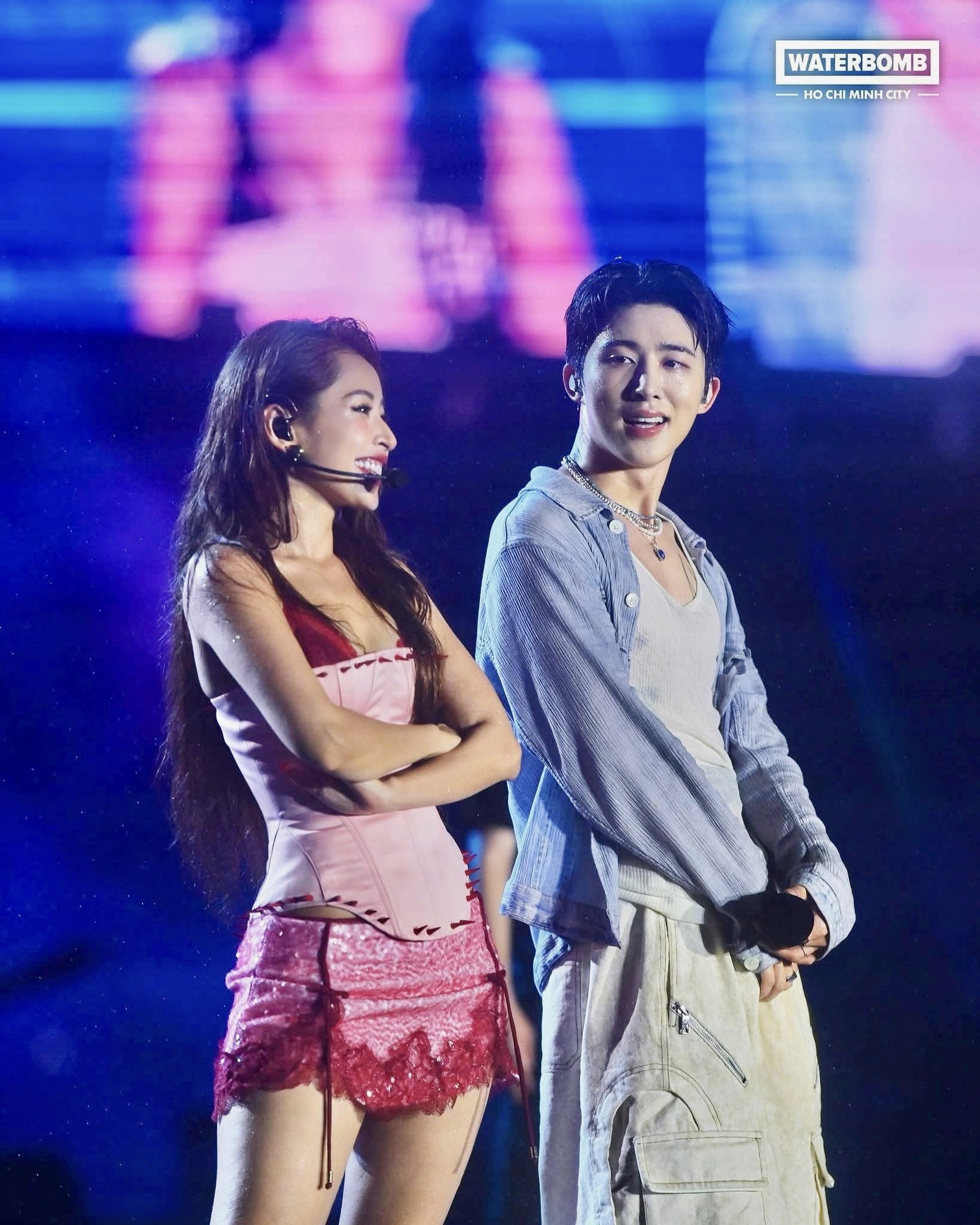 Tóc Tiên, Chi Pu "chặt đẹp" cả dàn sao Hàn, nhìn đâu cũng thấy đường cong săn chắc nhờ có loạt "vũ khí" không cần e dè ăn uống- Ảnh 4.