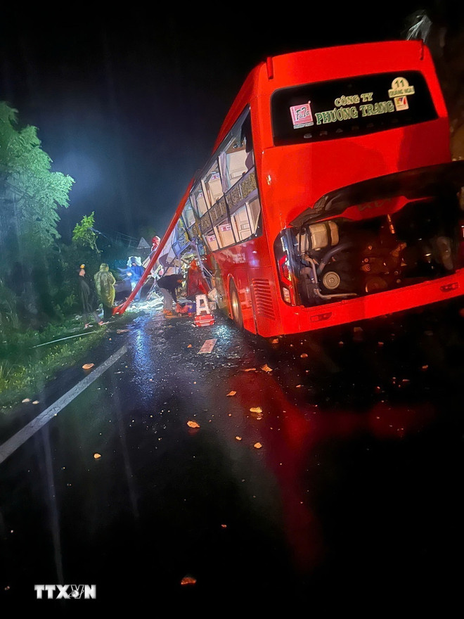 Kh&aacute;nh H&ograve;a: Sạt lở nghi&ecirc;m trọng tr&ecirc;n đ&egrave;o Kh&aacute;nh L&ecirc; v&agrave; Kh&aacute;nh Sơn, &iacute;t nhất 6 người chết- Ảnh 15.