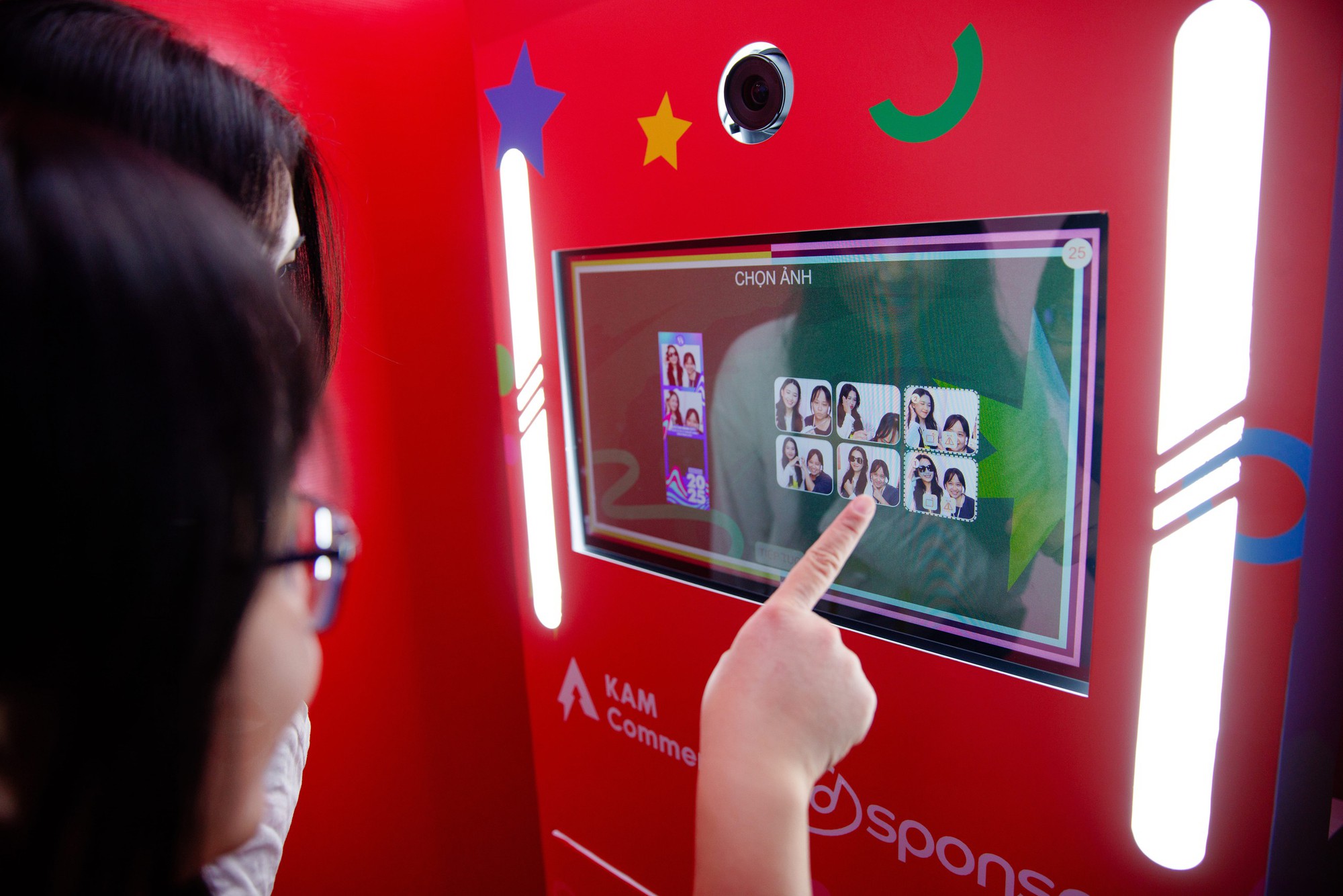 Bí kíp 'làm giàu' kỷ niệm tại WATERBOMB: Check-in KAM Booth, ảnh đẹp lấy ngay và phần thưởng giá trị không thể bỏ lỡ!- Ảnh 12. Bí kíp 'làm giàu' kỷ niệm tại WATERBOMB: Check-in KAM Booth, ảnh đẹp lấy ngay và phần thưởng giá trị không thể bỏ lỡ!- Ảnh 12.