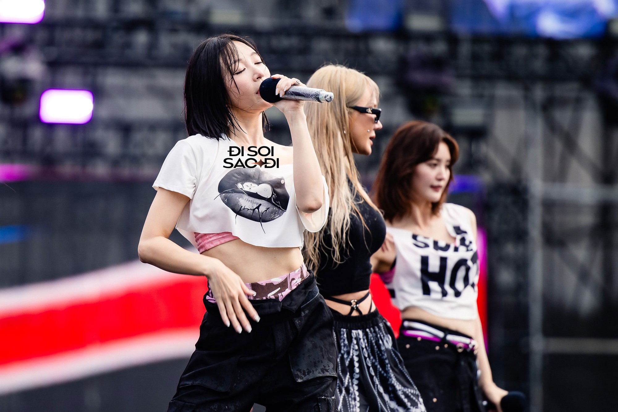 Hani (EXID) sexy "xịt máu" đốt cháy sân khấu WATERBOMB, xứng danh "nữ thần fancam" đích thực!- Ảnh 4. Hani (EXID) sexy "xịt máu" đốt cháy sân khấu WATERBOMB, xứng danh "nữ thần fancam" đích thực!- Ảnh 4.