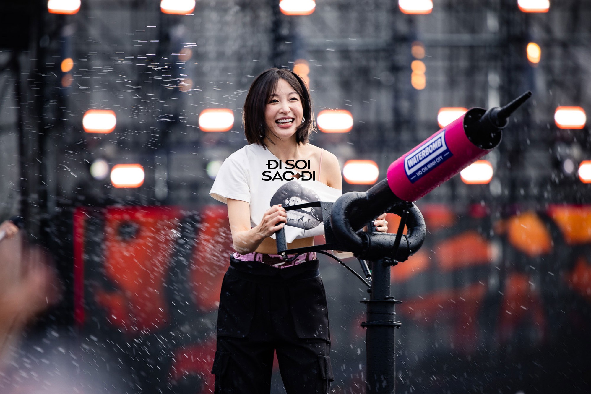 Hani (EXID) sexy "xịt máu" đốt cháy sân khấu WATERBOMB, xứng danh "nữ thần fancam" đích thực!- Ảnh 6. Hani (EXID) sexy "xịt máu" đốt cháy sân khấu WATERBOMB, xứng danh "nữ thần fancam" đích thực!- Ảnh 6.