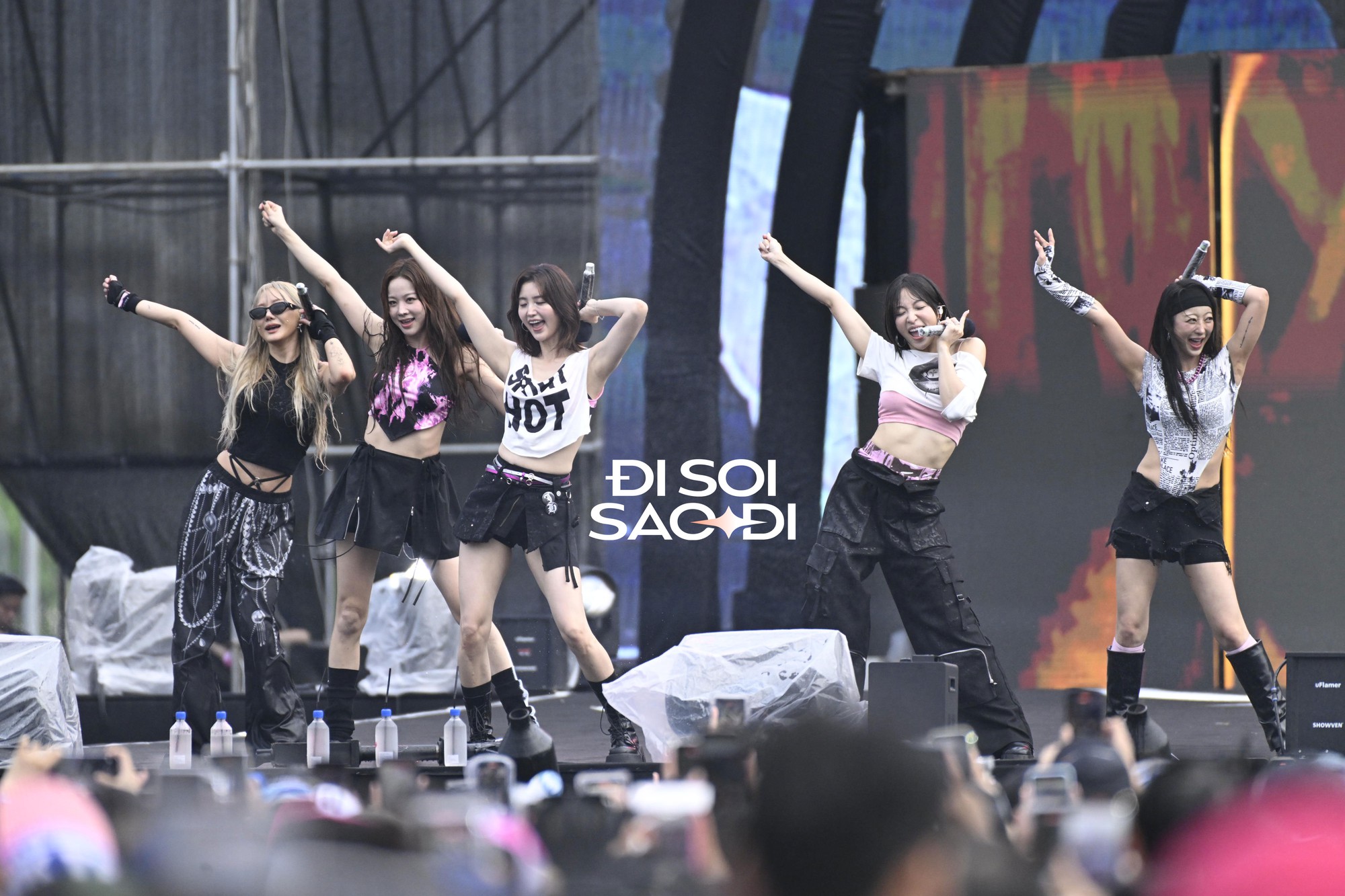 Hani (EXID) sexy "xịt máu" đốt cháy sân khấu WATERBOMB, xứng danh "nữ thần fancam" đích thực!- Ảnh 13. Hani (EXID) sexy "xịt máu" đốt cháy sân khấu WATERBOMB, xứng danh "nữ thần fancam" đích thực!- Ảnh 13.