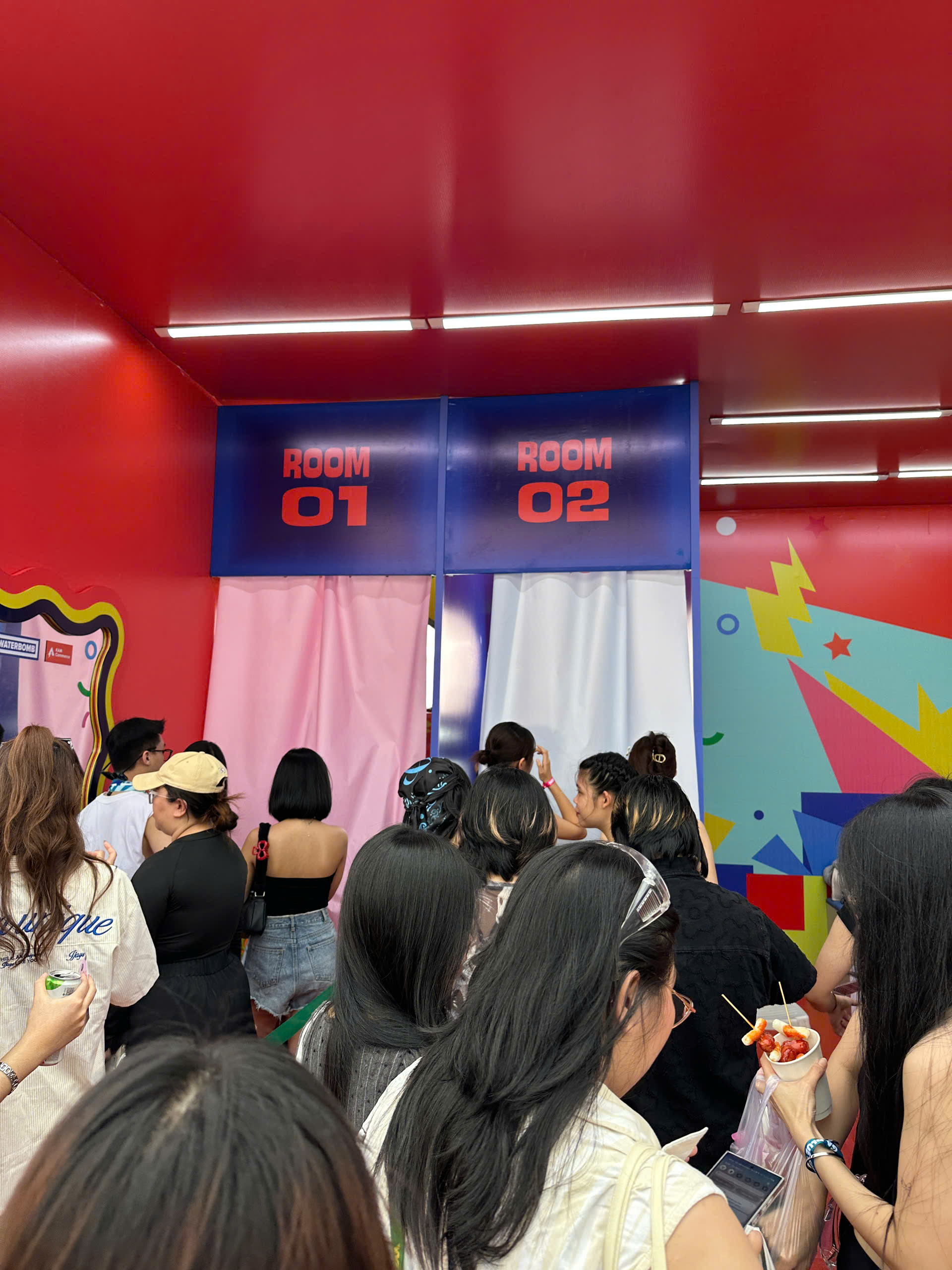 Bí kíp 'làm giàu' kỷ niệm tại WATERBOMB: Check-in KAM Booth, ảnh đẹp lấy ngay và phần thưởng giá trị không thể bỏ lỡ!- Ảnh 7. Bí kíp 'làm giàu' kỷ niệm tại WATERBOMB: Check-in KAM Booth, ảnh đẹp lấy ngay và phần thưởng giá trị không thể bỏ lỡ!- Ảnh 7.