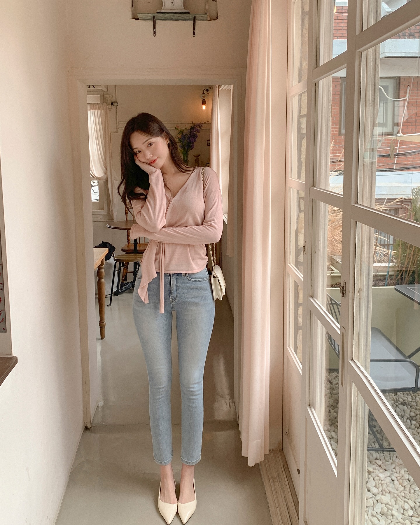 Quần jeans có nhiều kiểu nhưng đây là 3 mẫu tôn dáng nhất- Ảnh 4. Quần jeans có nhiều kiểu nhưng đây là 3 mẫu tôn dáng nhất- Ảnh 4.