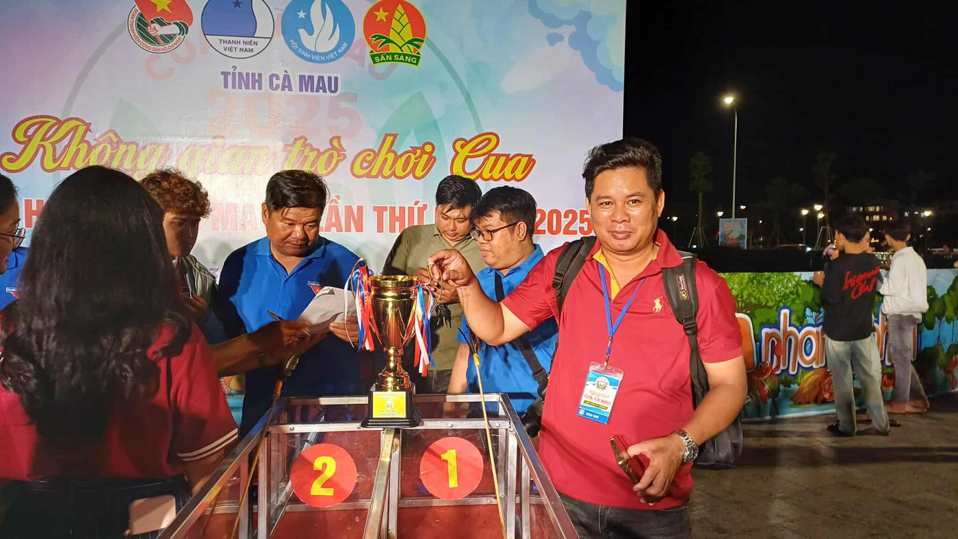 Độc lạ Cà Mau: Chen chân xem 'đua cua'- Ảnh 5.