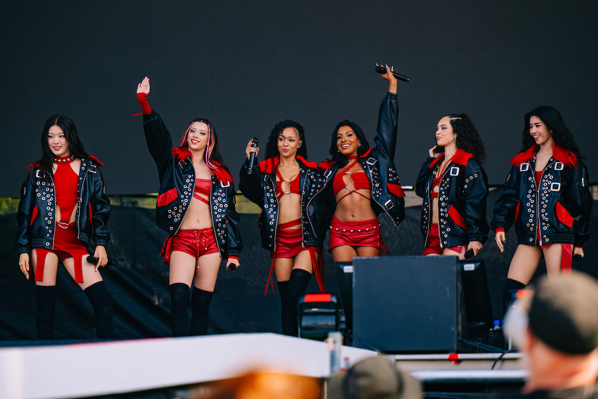 BLACKPINK không có cửa nhảy được như nhóm nữ này, body săn chắc mặc hở cỡ nào cũng không thấy phản cảm- Ảnh 9.