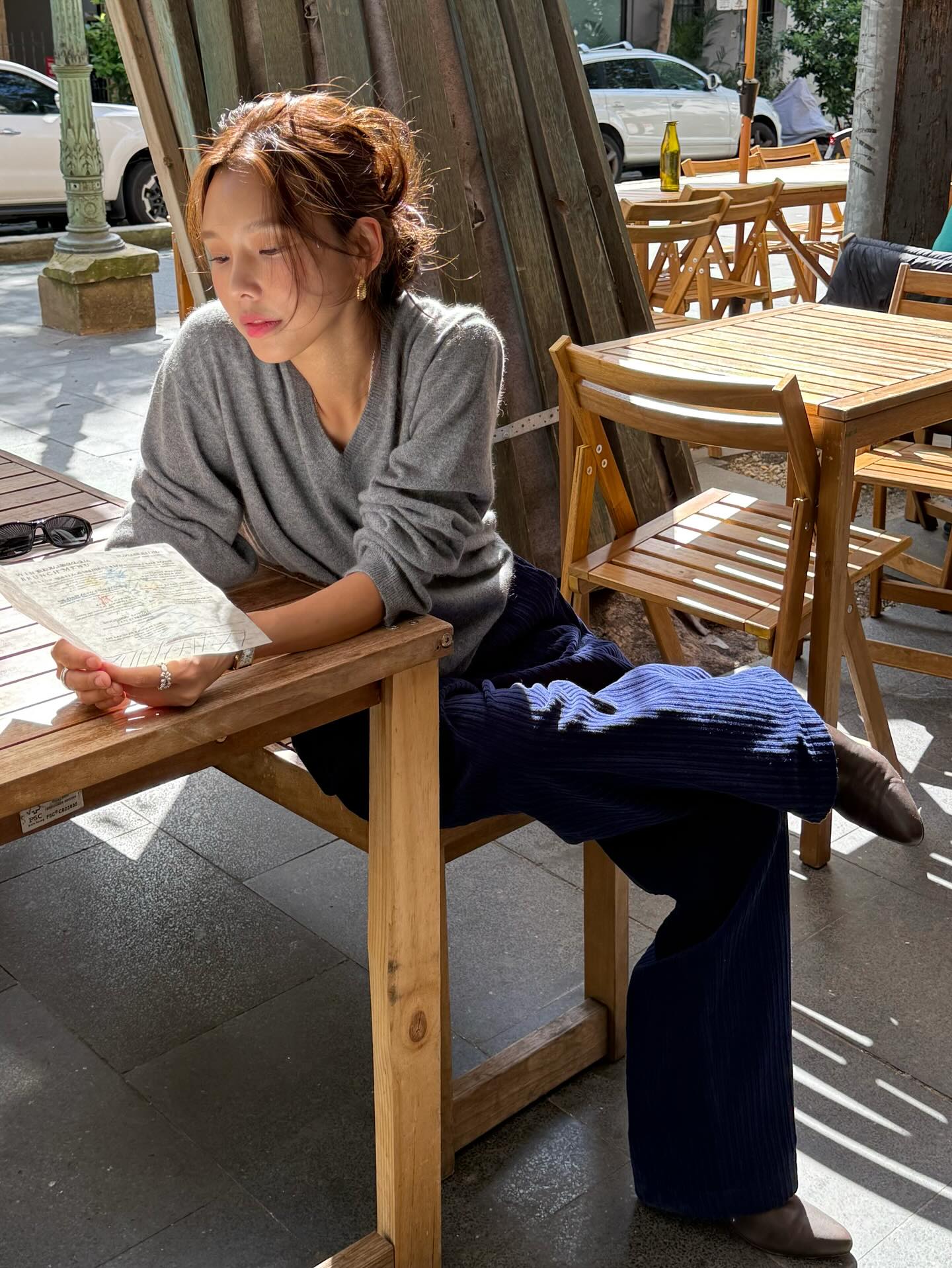 Áo len và quần ống rộng: Combo đơn giản nhất nhưng độ sành điệu là số 1 mùa đông này- Ảnh 7.