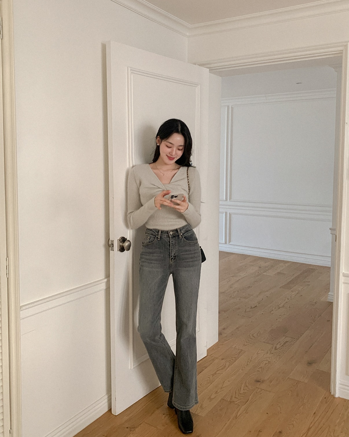 Quần jeans có nhiều kiểu nhưng đây là 3 mẫu tôn dáng nhất- Ảnh 9. Quần jeans có nhiều kiểu nhưng đây là 3 mẫu tôn dáng nhất- Ảnh 9.