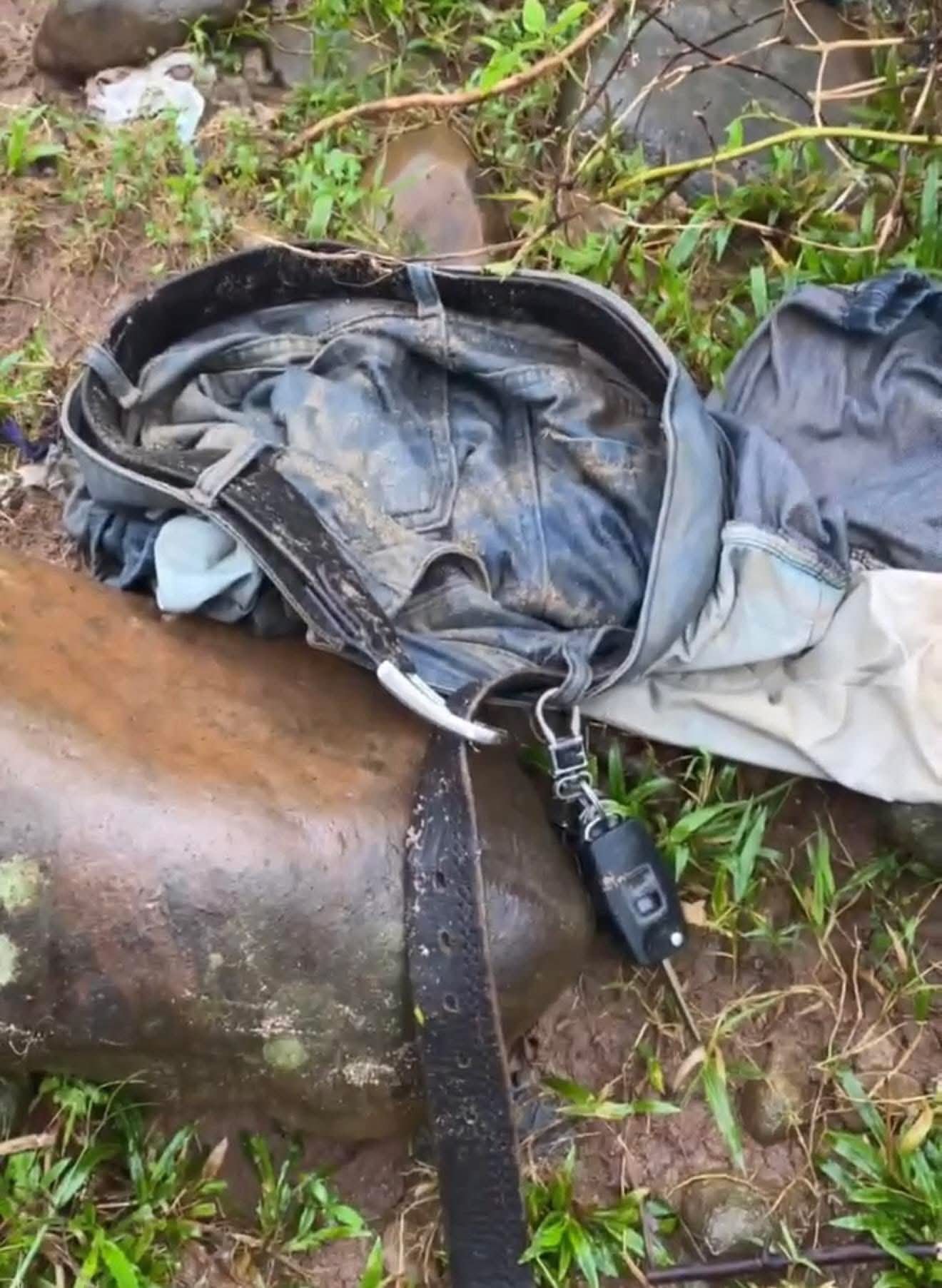 Phát hiện manh mối mới nghi của tài xế bị nước lũ cuốn: Đang xác minh làm rõ dấu vết- Ảnh 1. Phát hiện manh mối mới nghi của tài xế bị nước lũ cuốn: Đang xác minh làm rõ dấu vết- Ảnh 1.