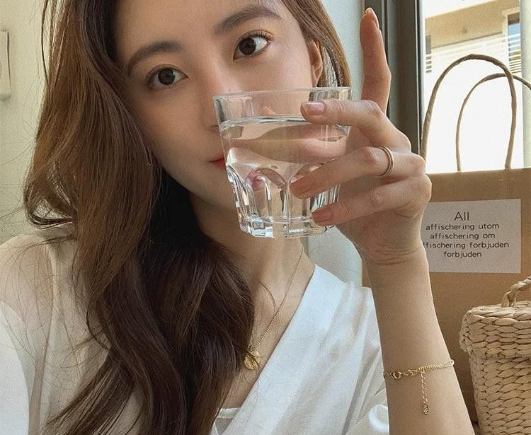 9 thói quen ăn uống khiến chị em "béo không phanh" dù chẳng ăn đêm, mê đồ ngọt hay dầu mỡ- Ảnh 2.