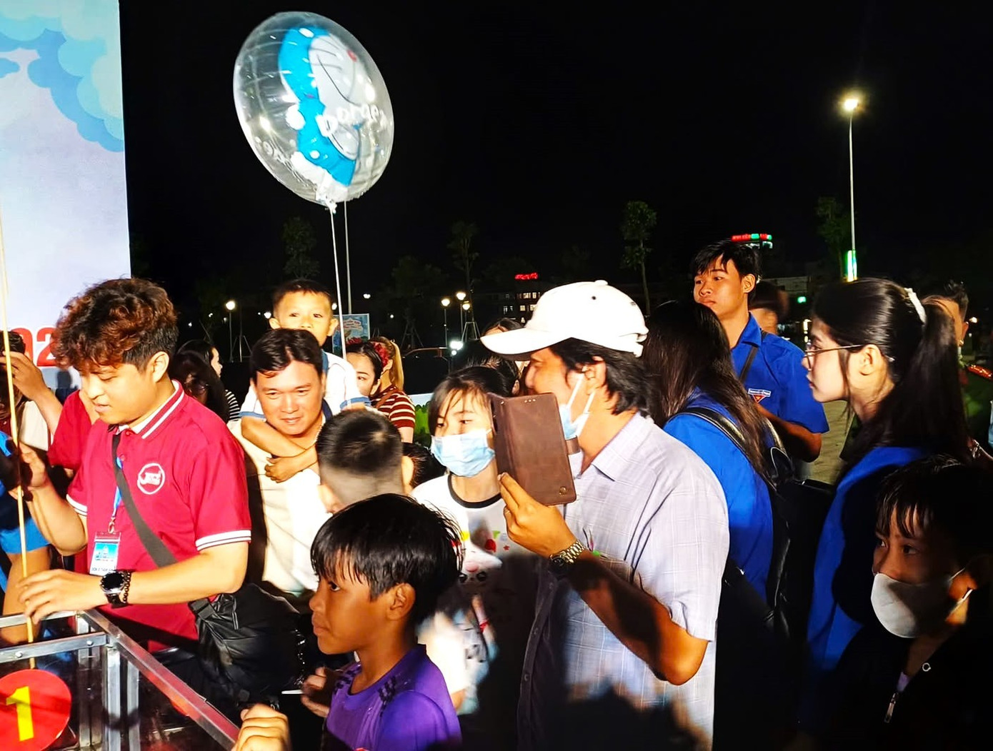 Độc lạ Cà Mau: Chen chân xem 'đua cua'- Ảnh 8.