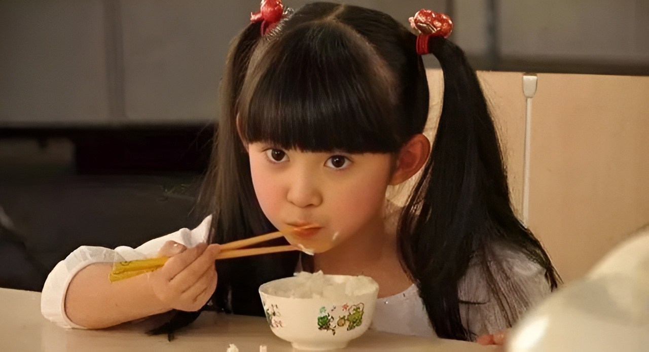 Giáo sư nổi tiếng nói thẳng: Trẻ không có tương lai thường có 3 biểu hiện khi ăn, cần uốn nắn sớm- Ảnh 3.