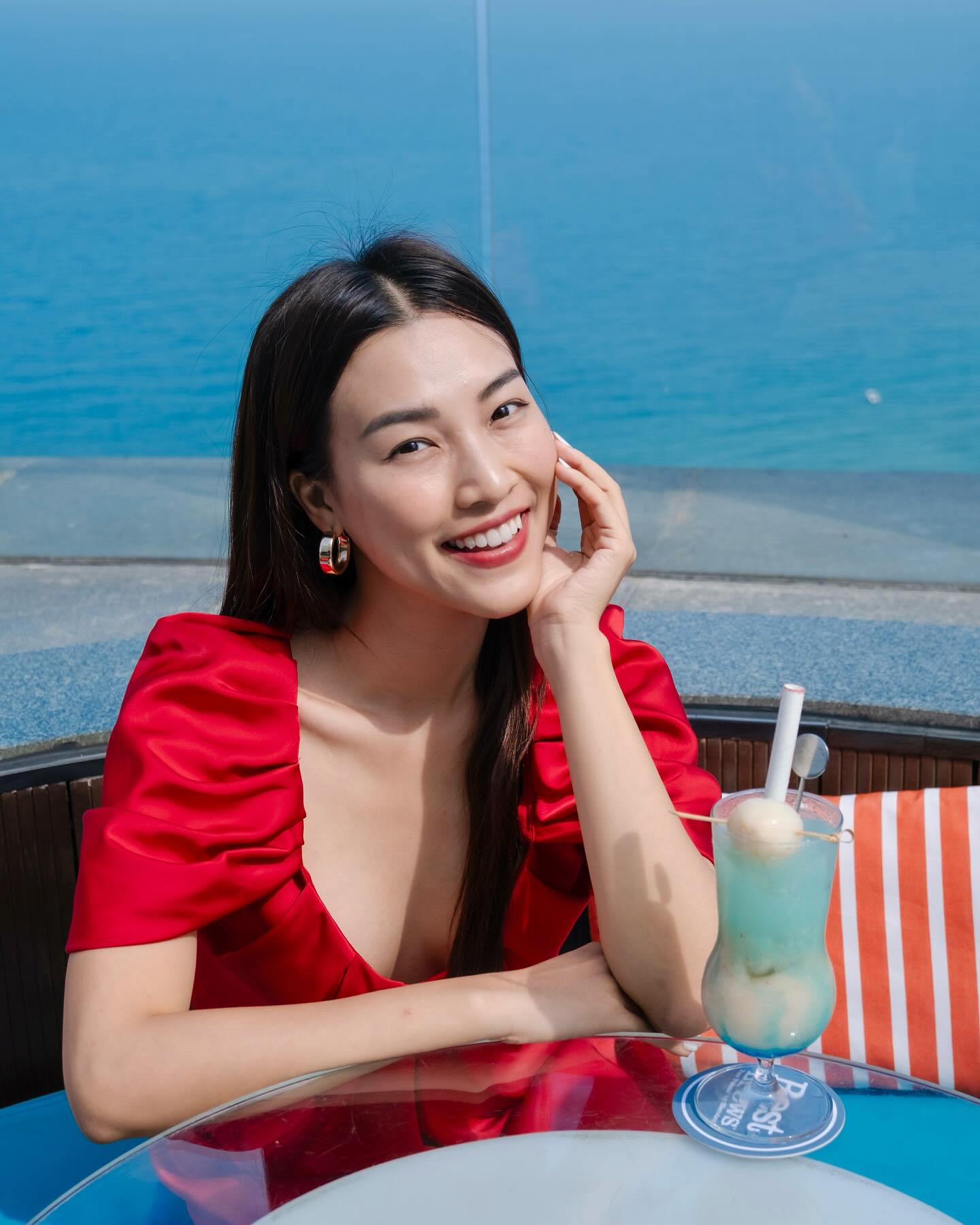 Thái độ của MC Hoàng Oanh sau khi chồng cũ cầu hôn bạn gái mới- Ảnh 6. Thái độ của MC Hoàng Oanh sau khi chồng cũ cầu hôn bạn gái mới- Ảnh 6.