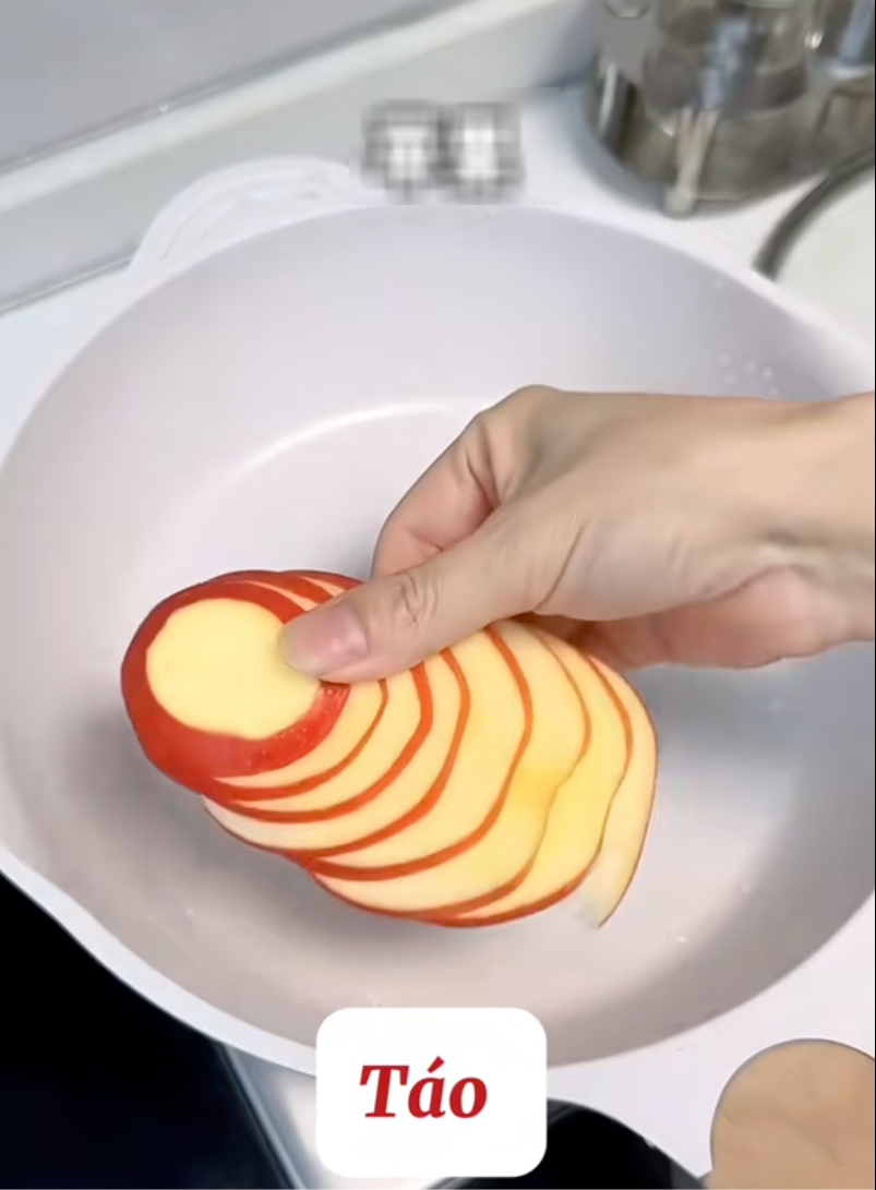 Bí quyết dưỡng nhan của Triệu Lộ Tư: Da xanh xao cũng hóa hồng hào rất đẹp!- Ảnh 3. Bí quyết dưỡng nhan của Triệu Lộ Tư: Da xanh xao cũng hóa hồng hào rất đẹp!- Ảnh 3.