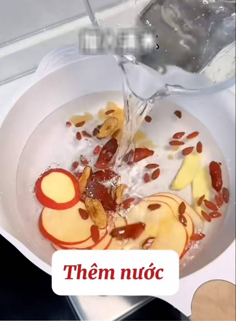 Bí quyết dưỡng nhan của Triệu Lộ Tư: Da xanh xao cũng hóa hồng hào rất đẹp!- Ảnh 7. Bí quyết dưỡng nhan của Triệu Lộ Tư: Da xanh xao cũng hóa hồng hào rất đẹp!- Ảnh 7.